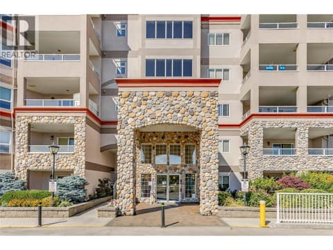Immaculately kept entrance and green space at 1967 Underhill Street Unit# 705, Springfield/Spall, Kelowna
