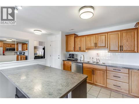 Large island at 1967 Underhill Street Unit# 705, Springfield/Spall, Kelowna