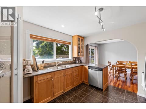 Photo 14 of 245 Holbrook Road W, Rutland South, Kelowna