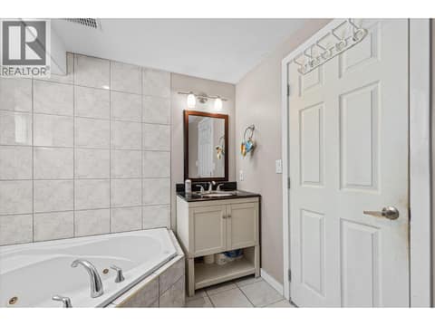 Photo 23 of 245 Holbrook Road W, Rutland South, Kelowna