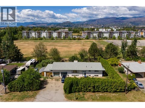 Photo 10 of 3240 St. Amand Road, Springfield/Spall, Kelowna