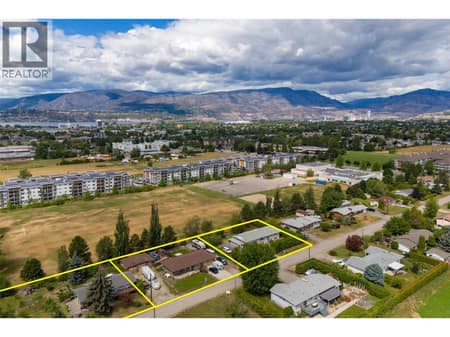 Photo 6 of 3260 St. Amand Road, Springfield/Spall, Kelowna