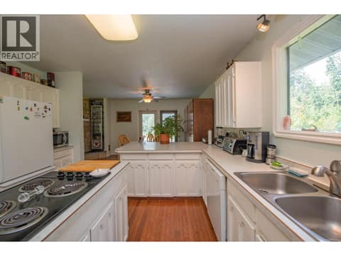Photo 32 of 40 Rosoman Road, Enderby / Grindrod
