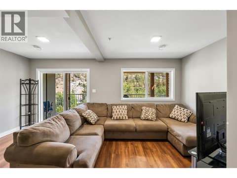 Family room. at 125 Cabernet Drive Unit# 26, Eastside/Lkshr Hi/Skaha Est, Okanagan Falls
