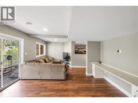 Family room. at 125 Cabernet Drive Unit# 26, Eastside/Lkshr Hi/Skaha Est, Okanagan Falls