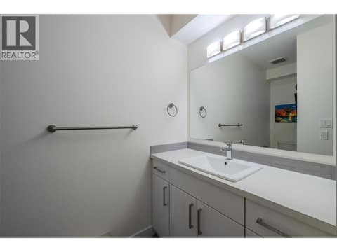 Full common bathroom. at 125 Cabernet Drive Unit# 26, Eastside/Lkshr Hi/Skaha Est, Okanagan Falls