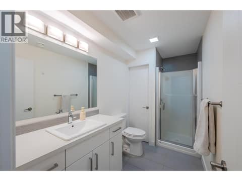 Full common bathroom. at 125 Cabernet Drive Unit# 26, Eastside/Lkshr Hi/Skaha Est, Okanagan Falls