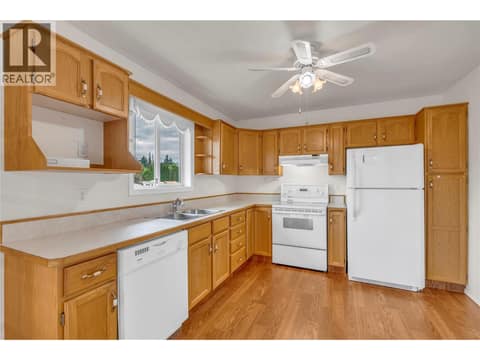 Photo 7 of 14615 Victoria Road Unit# 7, Main Town, Summerland