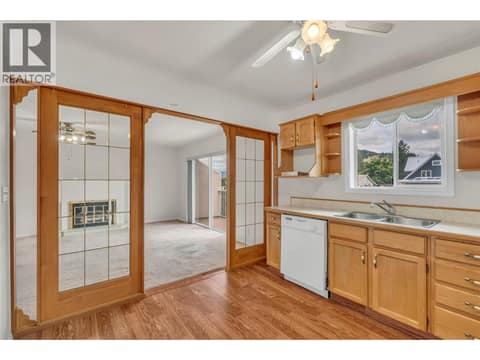 Photo 9 of 14615 Victoria Road Unit# 7, Main Town, Summerland
