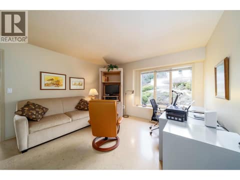 Photo 15 of 933 Purcell Drive, Dilworth Mountain, Kelowna