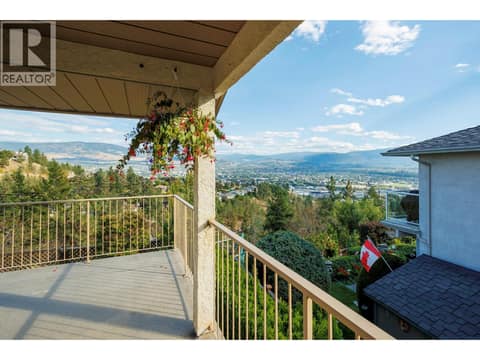 Photo 24 of 933 Purcell Drive, Dilworth Mountain, Kelowna