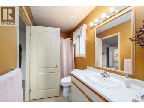 Photo 31 of 933 Purcell Drive, Dilworth Mountain, Kelowna