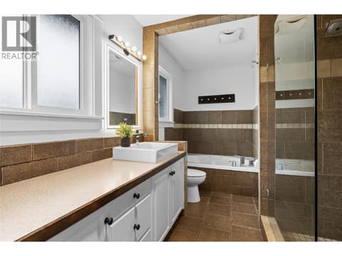 Photo 29 of 910 Westbrook Drive, Lakeview Heights, West Kelowna
