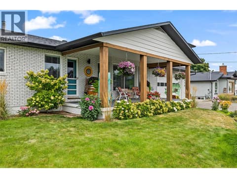 Photo 4 of 910 Westbrook Drive, Lakeview Heights, West Kelowna