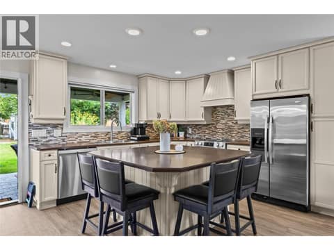 CARRIAGE KITCHEN at 910 Westbrook Drive, Lakeview Heights, West Kelowna