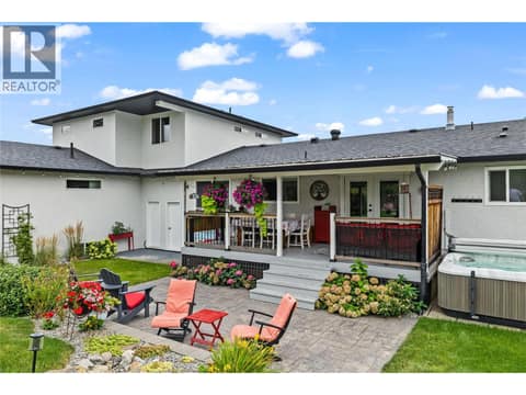 MAIN HOUSE PORTCH at 910 Westbrook Drive, Lakeview Heights, West Kelowna