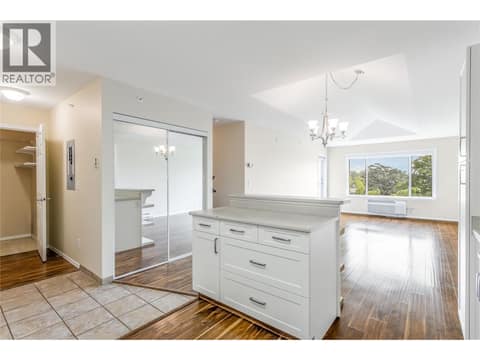 Photo 4 of 250 Dougall Road N Unit# 405, Rutland North, Kelowna