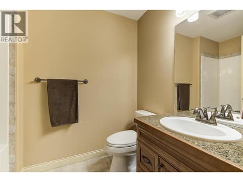 Main bathroom at 2760 Auburn Road Unit# 101, Shannon Lake, West Kelowna