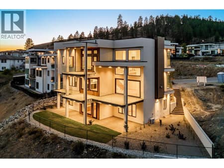 Photo 2 of 1082 Carnoustie Drive, Black Mountain, Kelowna