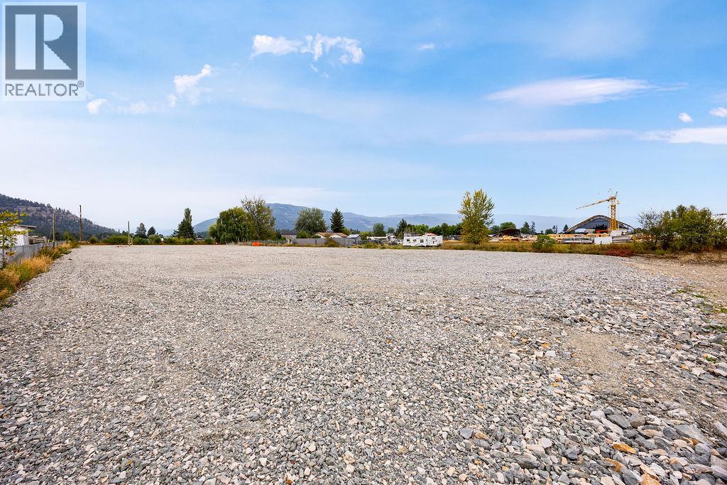Photo 11 of 2206 McGowan Street, Enderby / Grindrod
