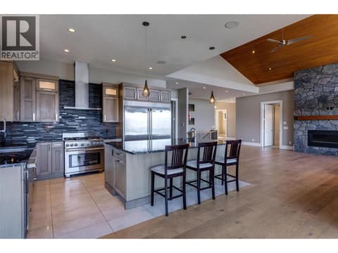 Photo 10 of 1002 Hewetson Avenue, Upper Mission, Kelowna