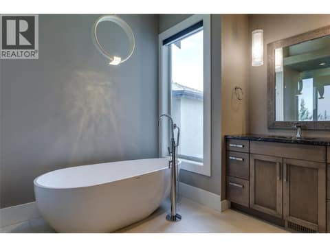 Photo 28 of 1002 Hewetson Avenue, Upper Mission, Kelowna
