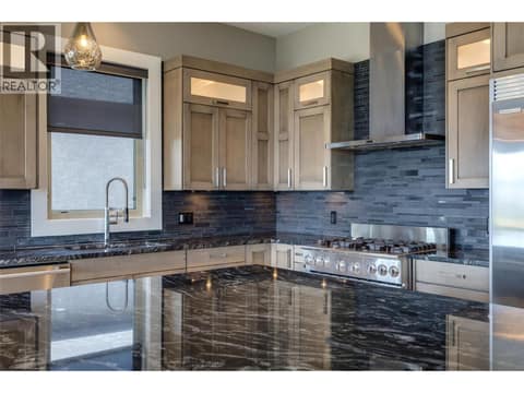 Photo 8 of 1002 Hewetson Avenue, Upper Mission, Kelowna