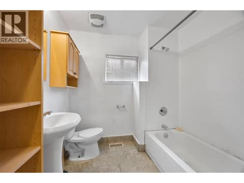Photo 12 of 403 Mackenzie Avenue, North Kamloops