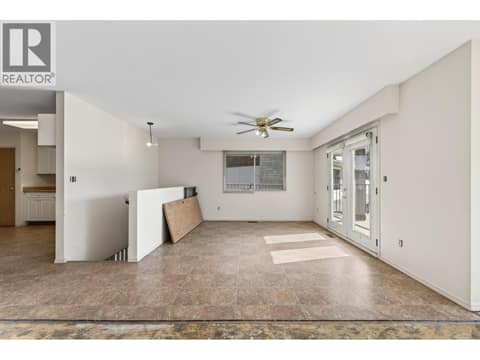 Photo 10 of 1037 Dundas Street, North Kamloops