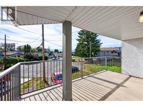 Photo 13 of 1037 Dundas Street, North Kamloops
