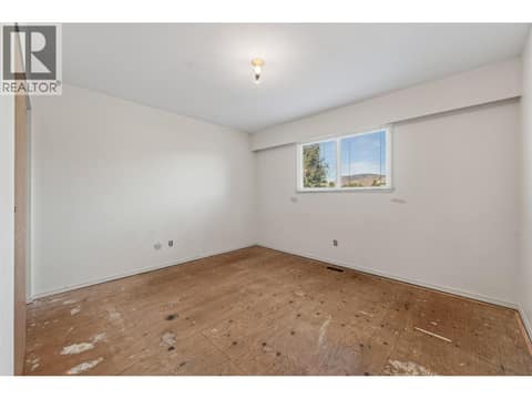 Photo 19 of 1037 Dundas Street, North Kamloops