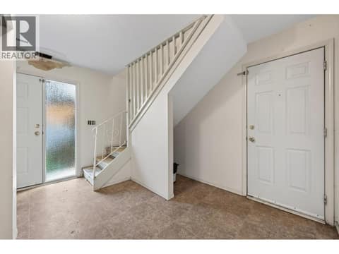 Photo 2 of 1037 Dundas Street, North Kamloops