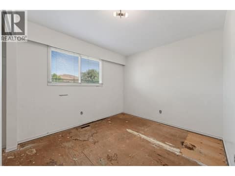 Photo 21 of 1037 Dundas Street, North Kamloops
