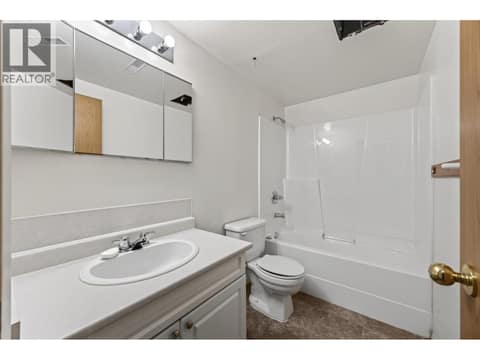 Photo 25 of 1037 Dundas Street, North Kamloops
