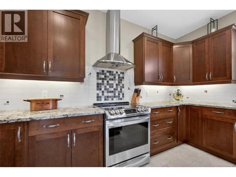 Photo 10 of 2478 Stone Grove Crescent, Shannon Lake, West Kelowna
