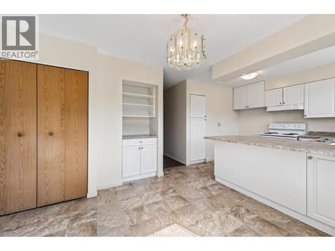 Photo 10 of 2640 Argyle Avenue, Brocklehurst, Kamloops
