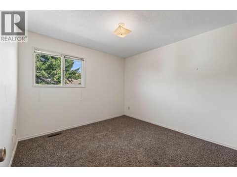 Photo 17 of 2640 Argyle Avenue, Brocklehurst, Kamloops