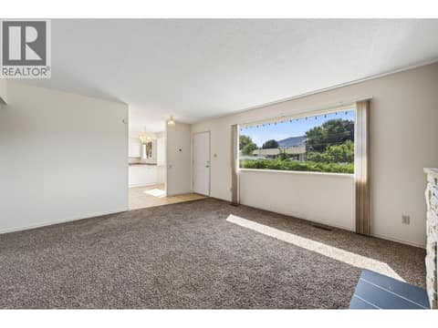 Photo 3 of 2640 Argyle Avenue, Brocklehurst, Kamloops