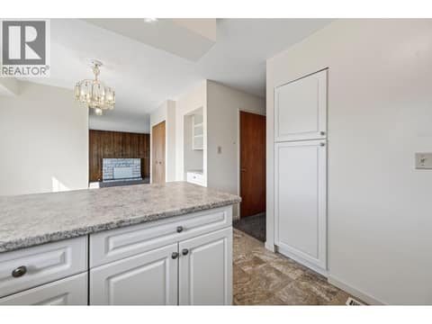 Photo 8 of 2640 Argyle Avenue, Brocklehurst, Kamloops