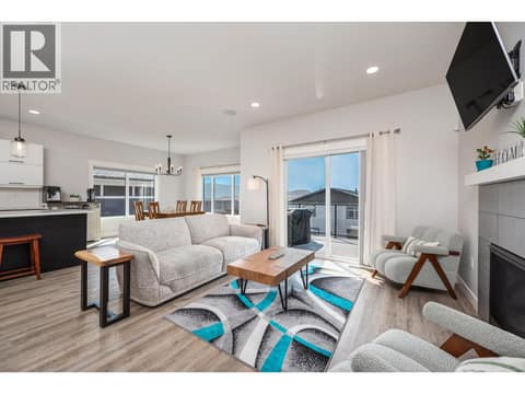 Photo 11 of 5112 Turtle Pond Court, Bella Vista, Vernon