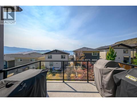 Photo 12 of 5112 Turtle Pond Court, Bella Vista, Vernon