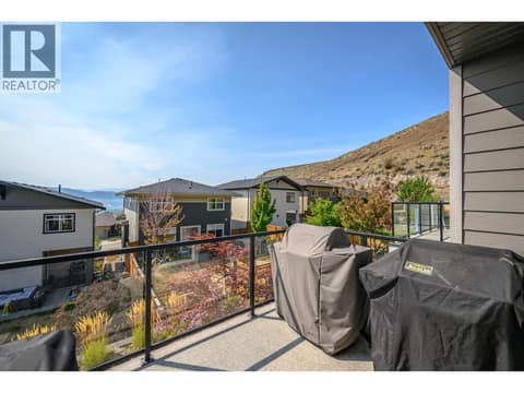 Photo 13 of 5112 Turtle Pond Court, Bella Vista, Vernon