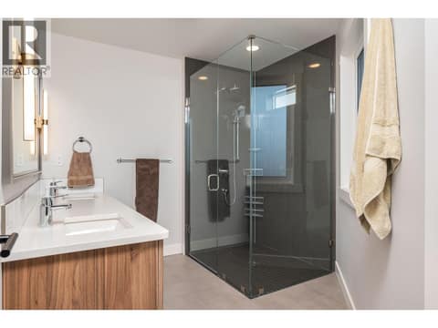 Photo 27 of 5112 Turtle Pond Court, Bella Vista, Vernon