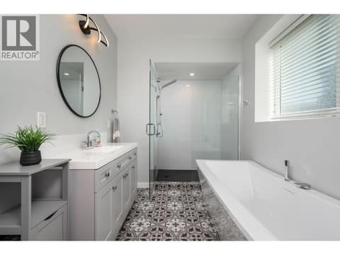 Photo 33 of 5112 Turtle Pond Court, Bella Vista, Vernon