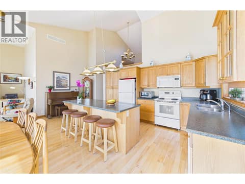 Photo 10 of 17538 Coral Beach Road, Lake Country North West