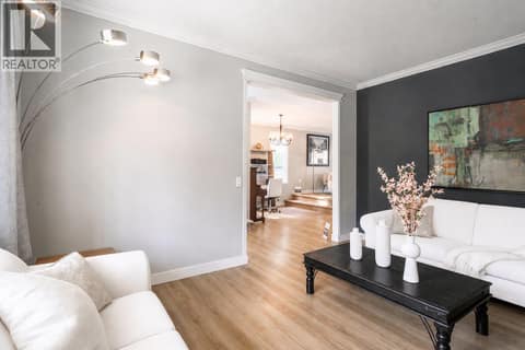 Main Level - Living Room at 670 Cassiar Road, Dilworth Mountain, Kelowna