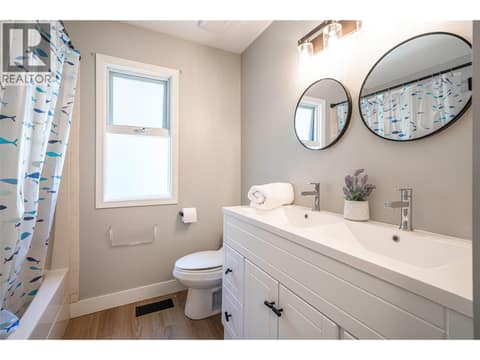 Second Level - Bathroom 2 at 670 Cassiar Road, Dilworth Mountain, Kelowna