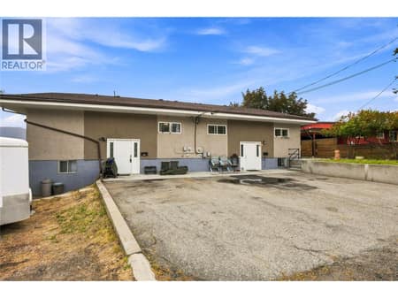 Photo 2 of 355 & 357 Gwyer Street, Uplands/Redlands, Penticton