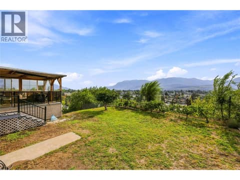 Unit 355 - Upper Level at 355 & 357 Gwyer Street, Uplands/Redlands, Penticton