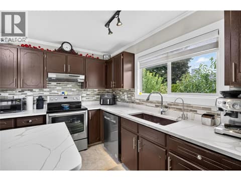 Photo 8 of 11304 Dunsdon Crescent, Main Town, Summerland